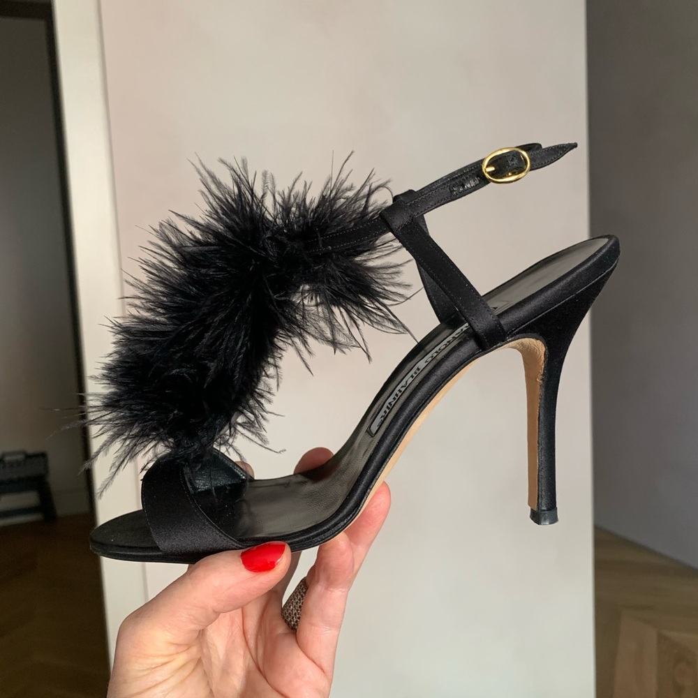 New Manolo Blahnik size 6 black Eila Sandal..feather and satin